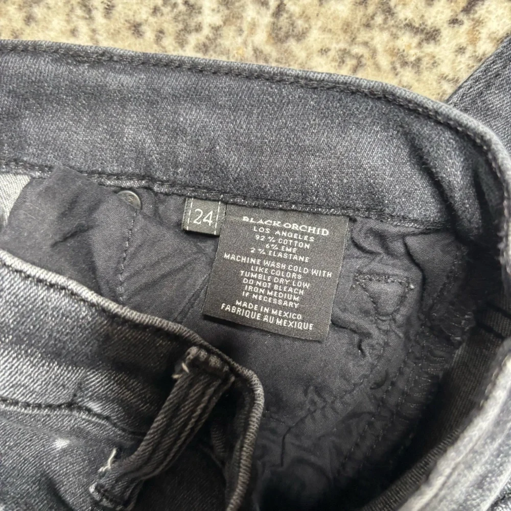 Black Orchid Noah Ankle Fray Dark Wash Bleached Distressed Skinny Jeans Size 24